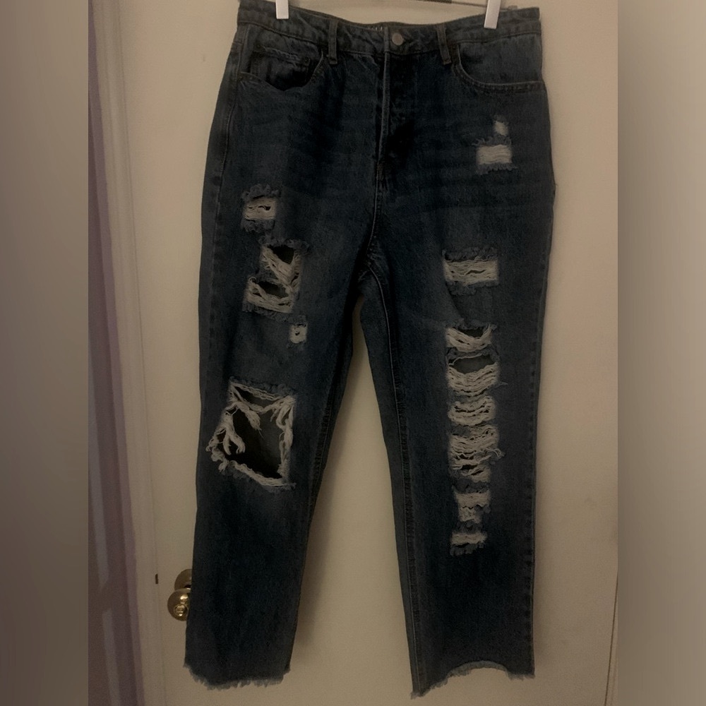 EUC Vanilla Star distressed 90’s boyfriend blue jeans, Size 13